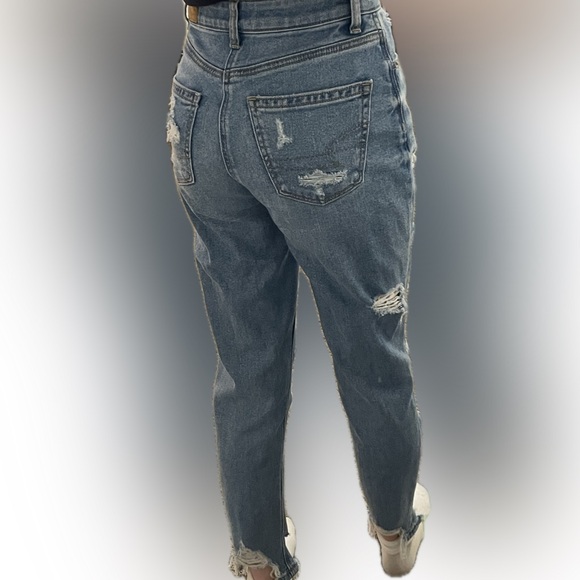 Woman’s American Eagle High rise Strigid Mom Jeans 00 - Picture 4 of 8